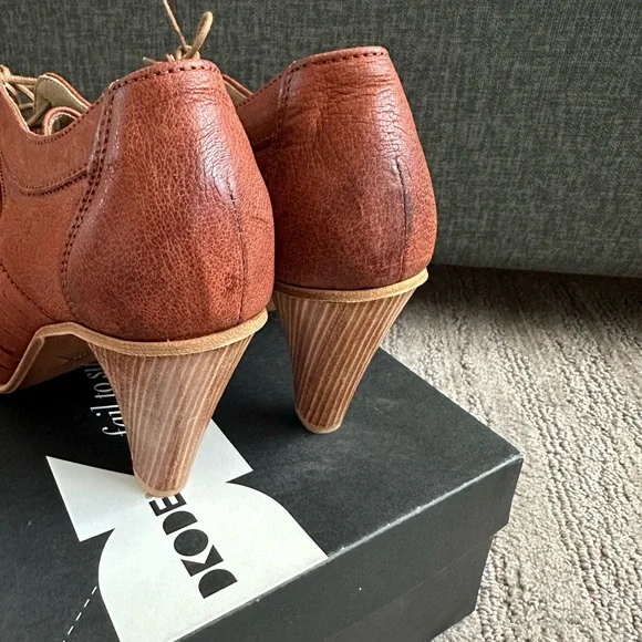 Dkode Braxton Peep Toe Heels - Picture 3 of 4